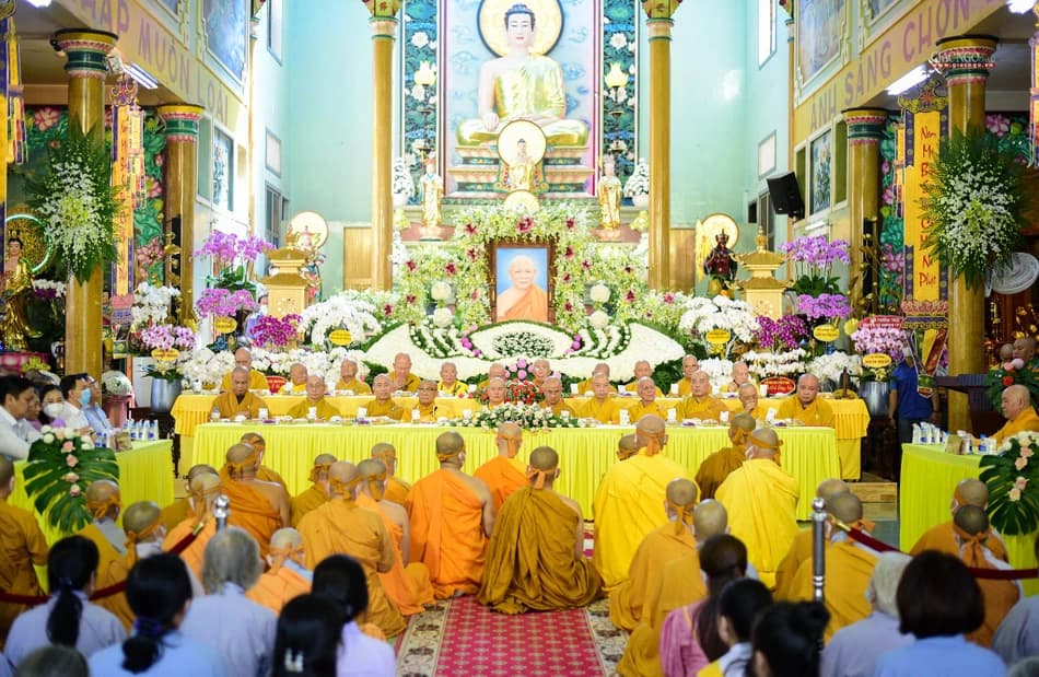 Trang nghiêm lễ sắc phong Trụ Trì của Thượng Toạ Thích Minh Huệ tại Linh Quang Tịnh Xá